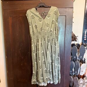Old Navy Green V-Neck Sundress Midi